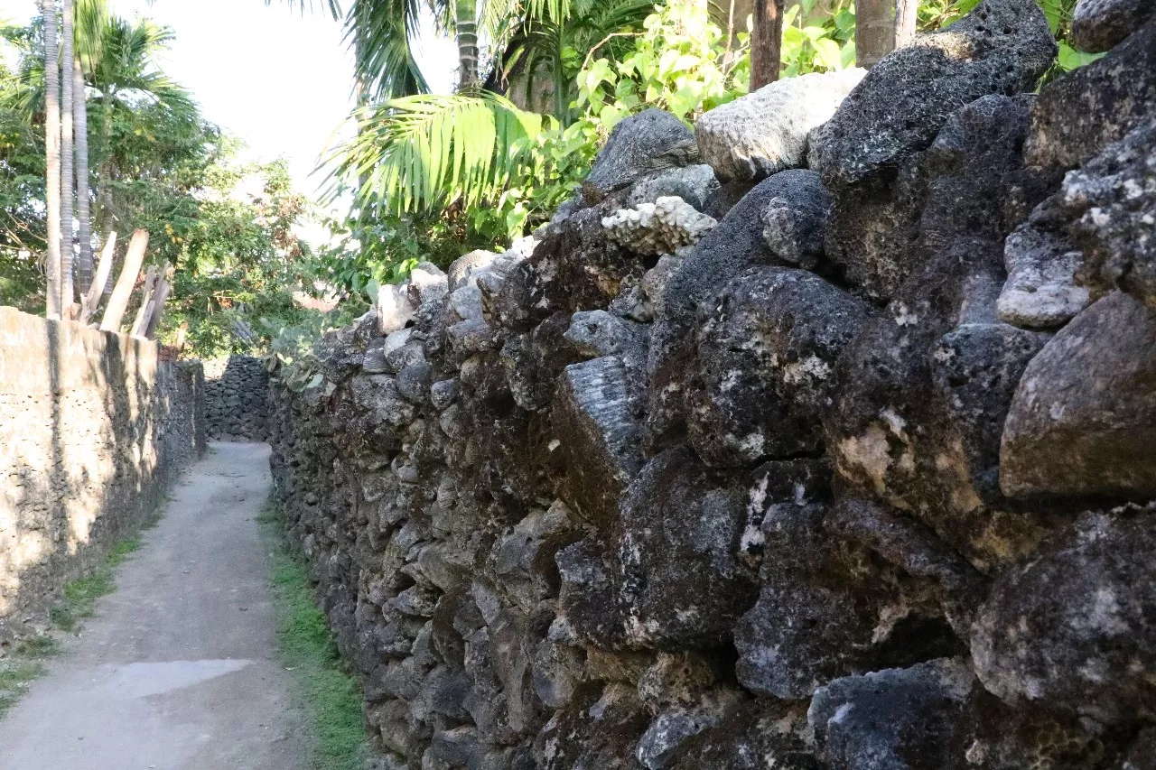 西岛渔村-珊瑚围墙